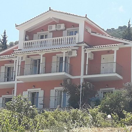 Myrtos Hotel Divarata エクステリア 写真