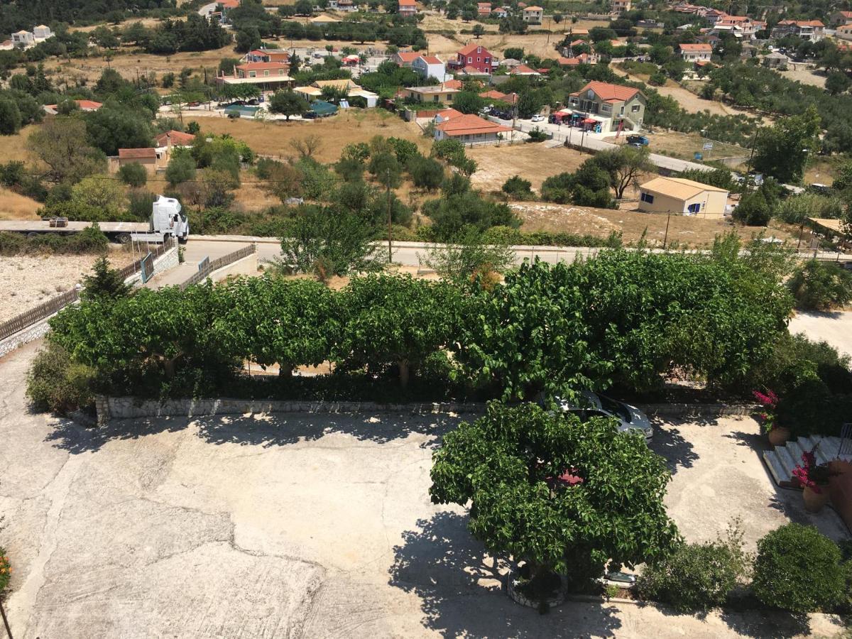 Myrtos Hotel Divarata エクステリア 写真