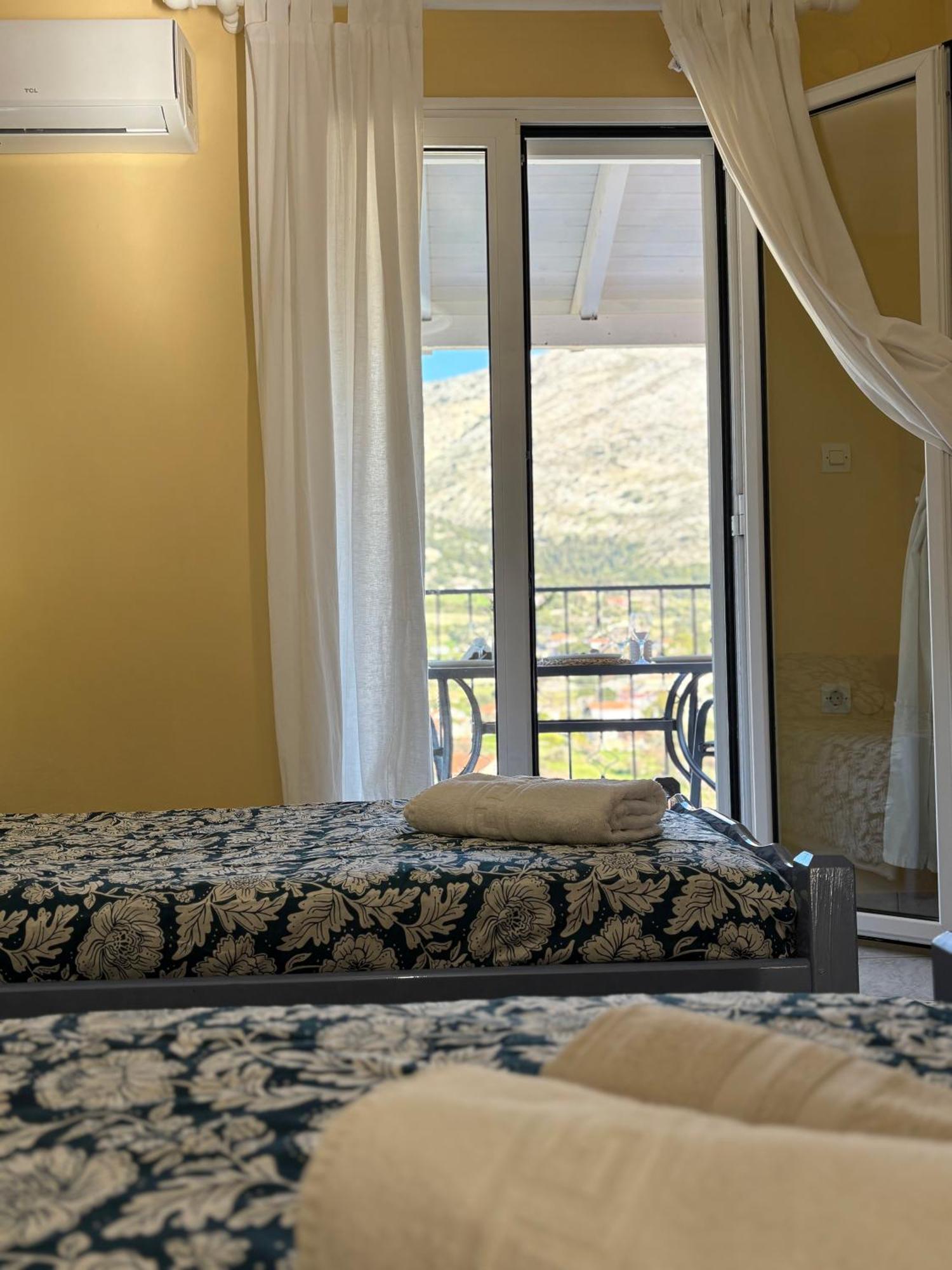 Myrtos Hotel Divarata エクステリア 写真