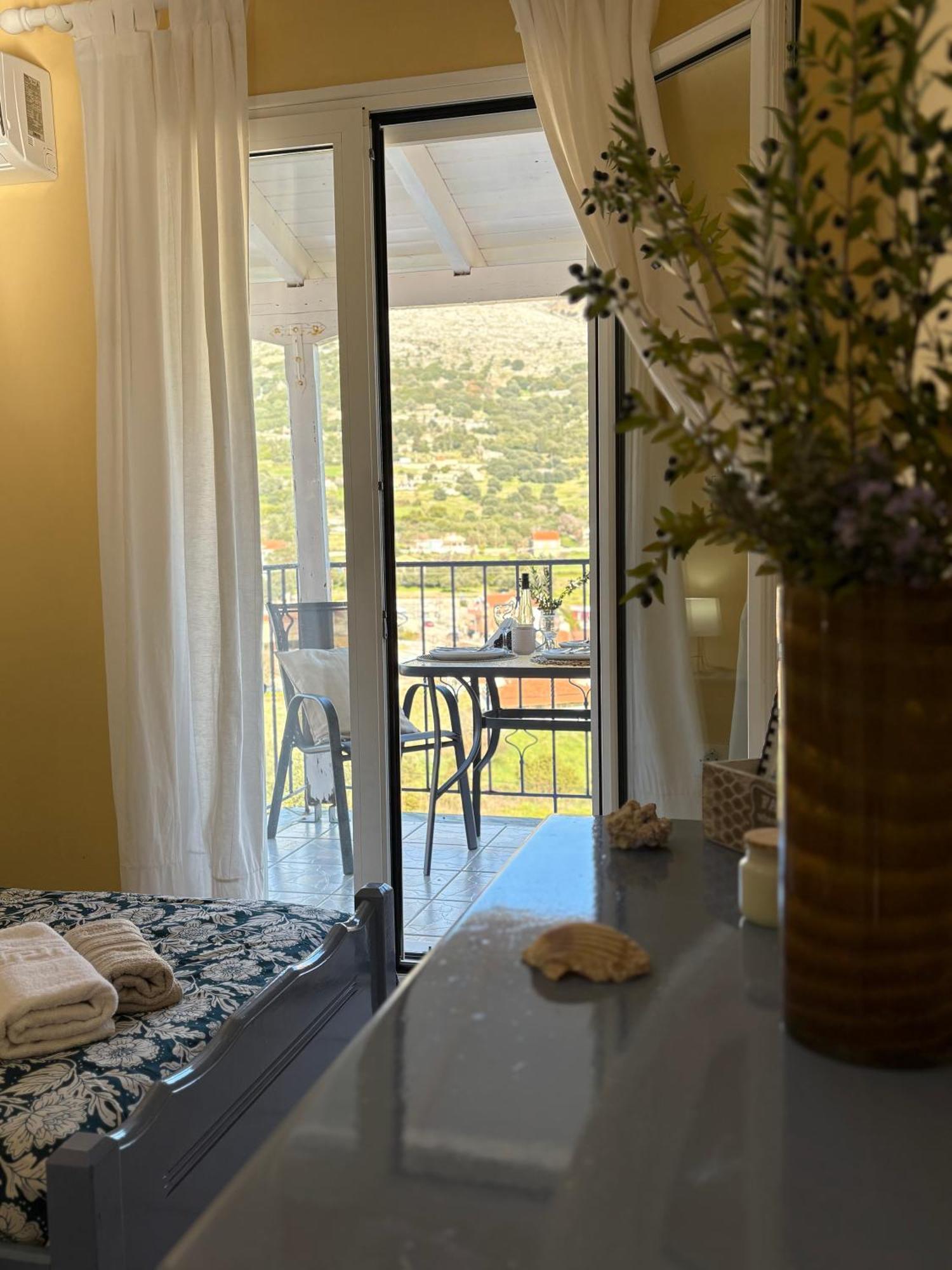 Myrtos Hotel Divarata エクステリア 写真
