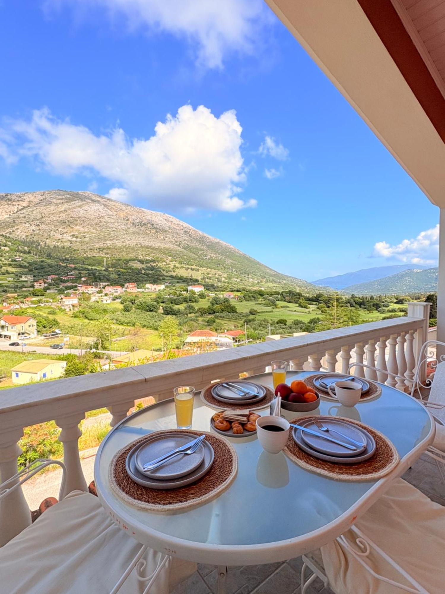 Myrtos Hotel Divarata エクステリア 写真