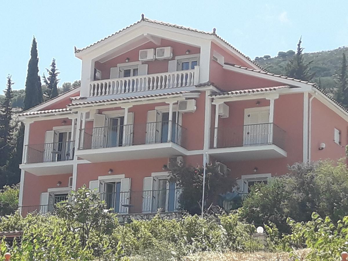 Myrtos Hotel Divarata エクステリア 写真